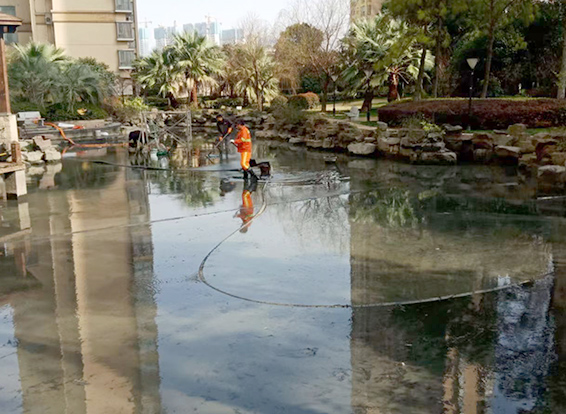 湄潭景观池淤泥清理
