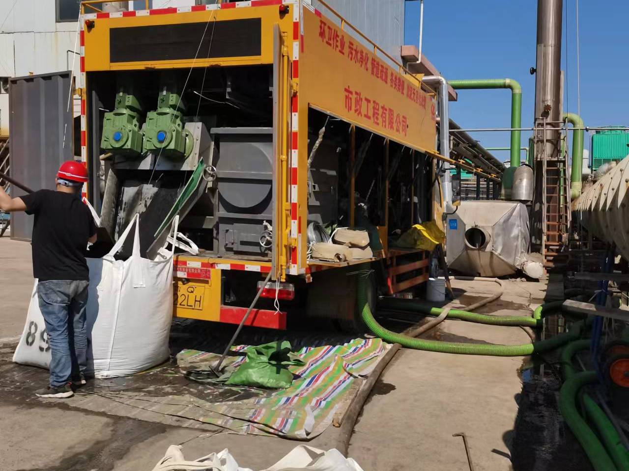 湄潭淤泥压干处理